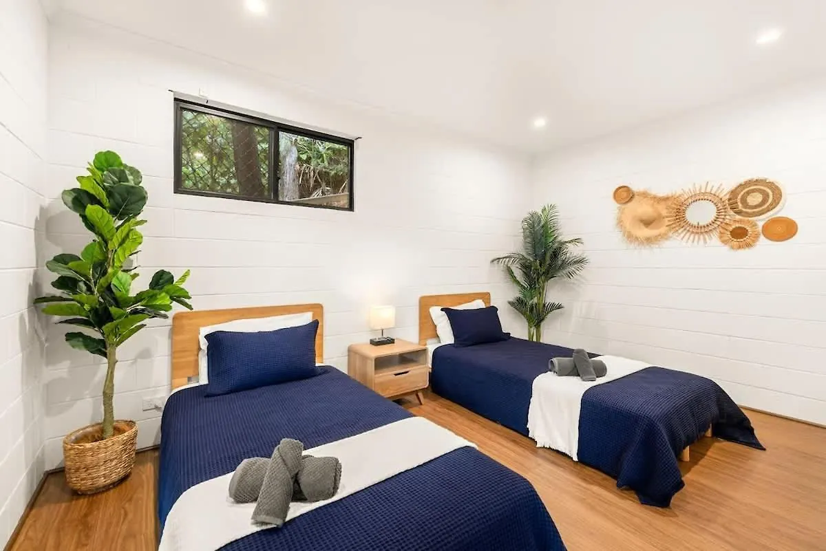 Holiday home Seednest A-Frame Treehouse Forest View&Game Room Bayview Heights Australia